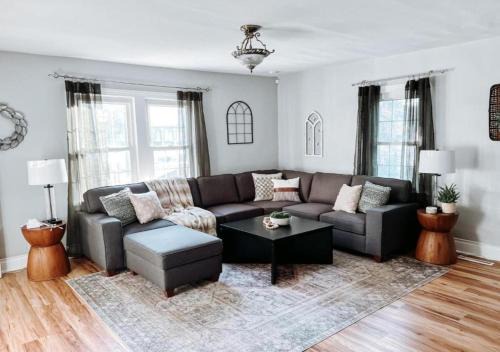 Large 4 Bedroom Home Close to Airport and IX Center