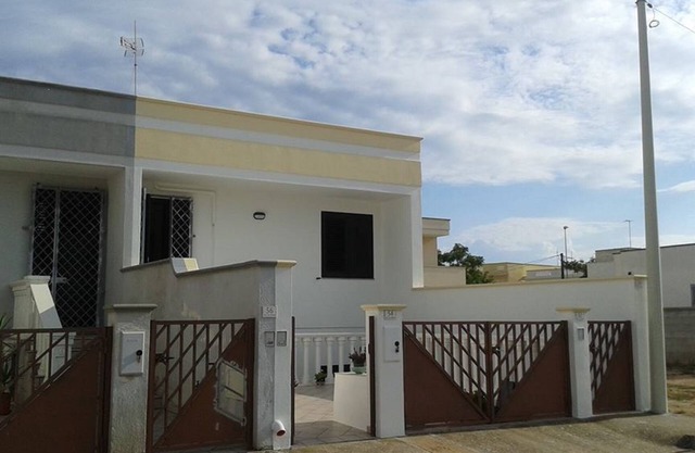 Large apartment for 4 people a few steps from the Torre San Giovanni course