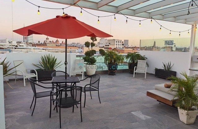 Large Apartment 3 Bedroom/3 bathrooms very comfortable and good location.