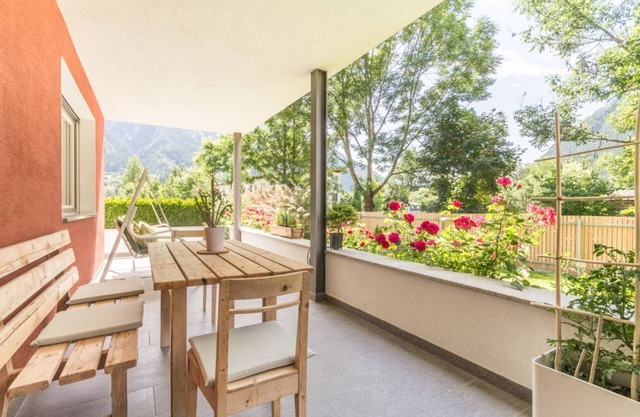 Large appartment with big garden, ideal for families!