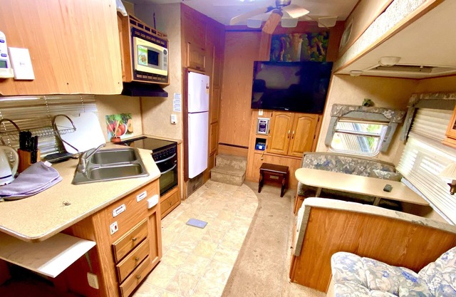 Large Caraven