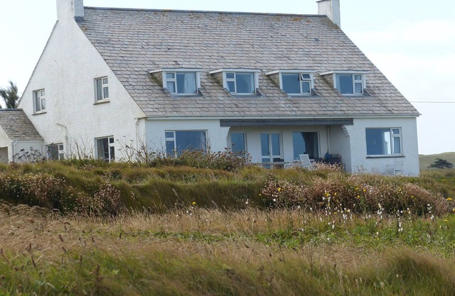 Large family holiday house right on the cliff top between Rock and Polzeath.