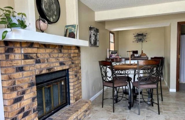 Large family home on Story Street - minutes from base