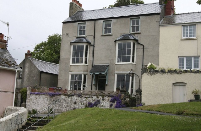 Large Family House In Penally, Pembrokeshire, Wales