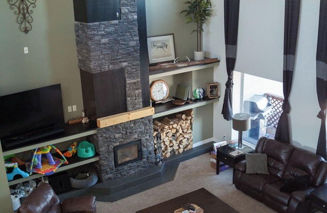 Large Family Oriented Home- escape from the city and enjoy the SK countryside!