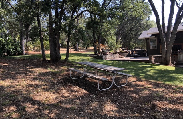 Large Private Entry Room/Spa by the Ridge Golf Course/Rural area/covered parking