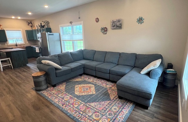 Large Private Studio attached Garage Washer Dryer AC WiFi Pet Friendly Sleeps 4