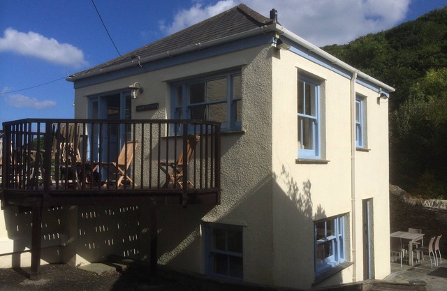 Large Traditional Cornish Stone Cottage In Portloe Village - The Roseland AONB