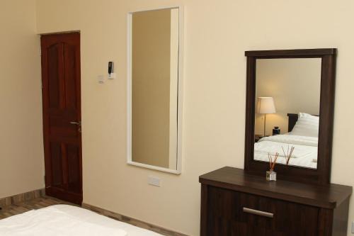 Laroo Villas - Sunset Retreat