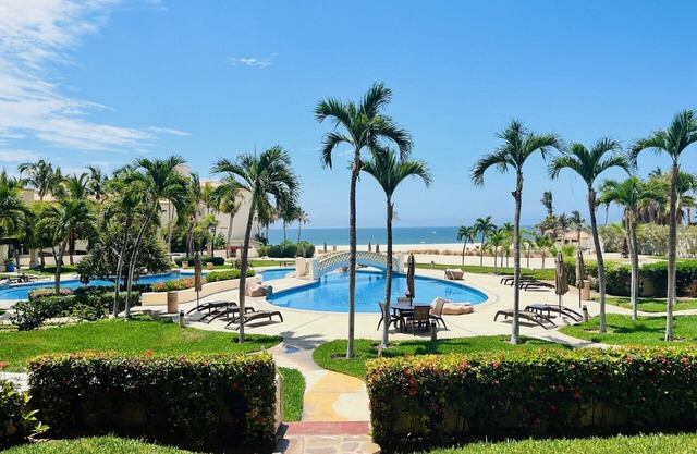 Las Mañanitas ground floor! Unobstructed pool & beach views! 3104 is perfect