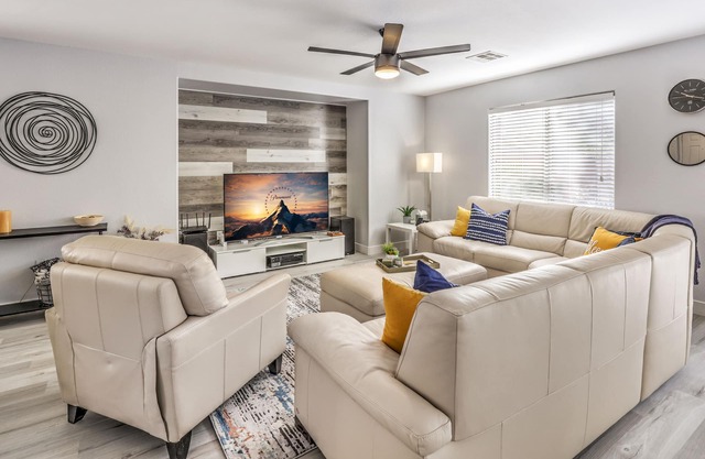 Las Vegas Clean 3BR House Near Shopping, Dining, Entertainment in Summerlin