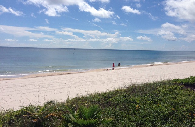 Lauderdale By The Sea Beachfront Studio With Ocean View