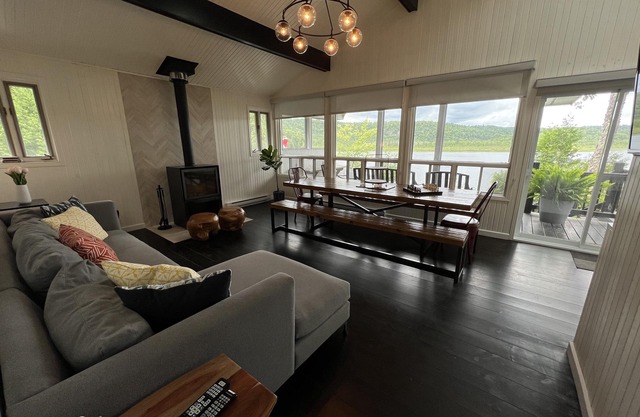 Lakeside Cottage 