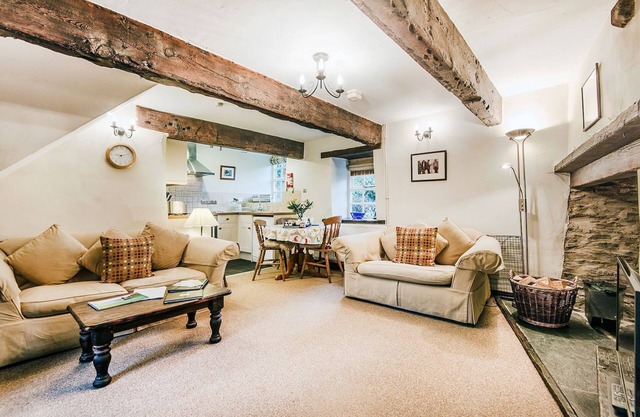 Lavender Cottage - a cosy cottage for two (+ cot) with exceptional leisure facilities