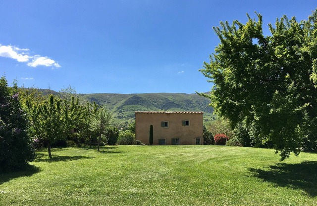 Lavender, Luberon view, pool, air-conditioning : Villa Mas des Lavandes 2 BR. 4*