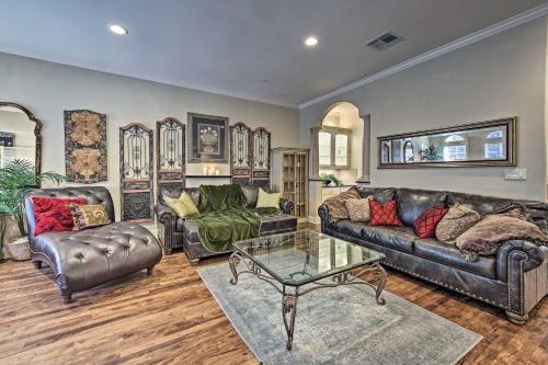 Lavish Austin Retreat 1 Mi to Downtown and Sixth St