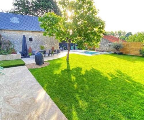 Le Catalpa, gite avec piscine et jacuzi privés