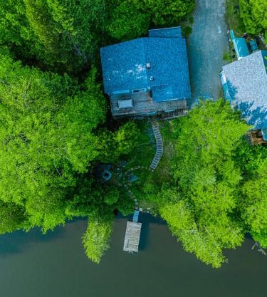 Le Chalet Bleu, spa au bord du lac