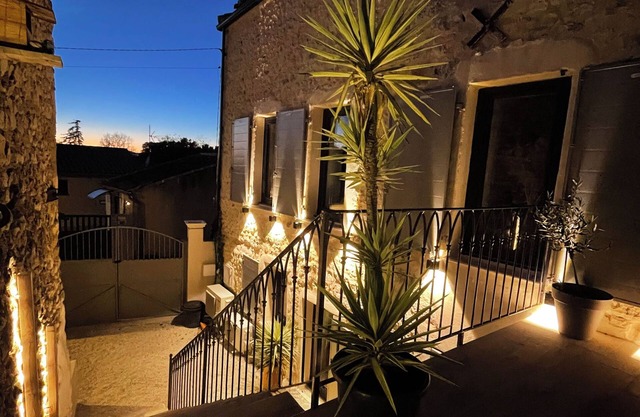Le Mas, Village house
