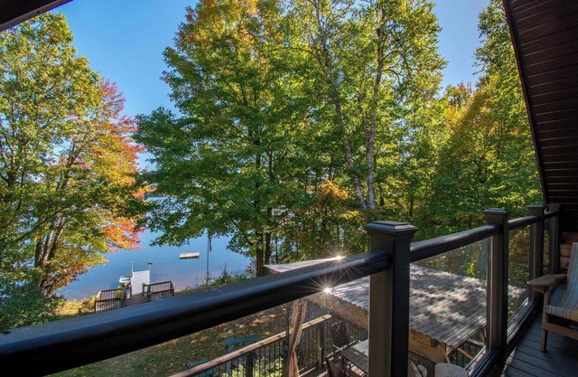Lee's Lakeside Lair - Three Bedroom Cottage, Sleeps 6