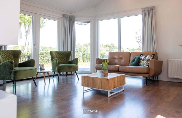 ✓ Leijhoeve at Résidence de Leuvert ✓ Holiday home for 4 persons ✓ Located near Den Bosch (Noord-Brabant) ✓ Near De IJzeren Man ✓ Book directly through the park