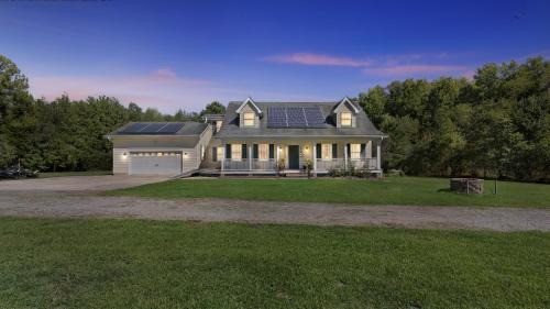 Leo Farm Villa - Beautiful Country Retreat villa