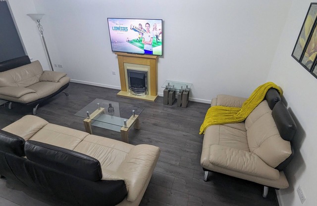 Leyland Road Retreat - 4 Bedroom House