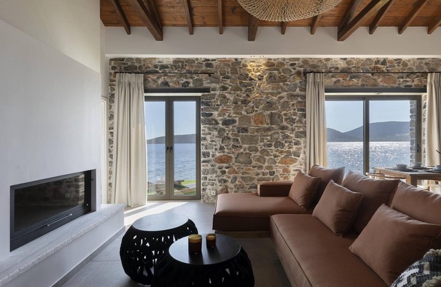 Lichnos Luxury Suite