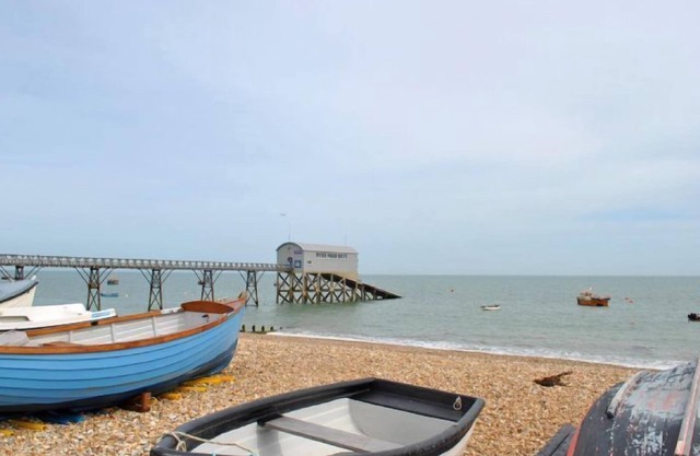 Lifeboat View - a family house that sleeps 10 guests in 5 bedrooms
