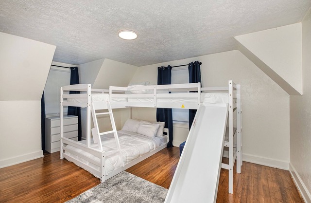Lilly's Cottage-Minutes to the Ark! Newly Updated! Sleeps 7!