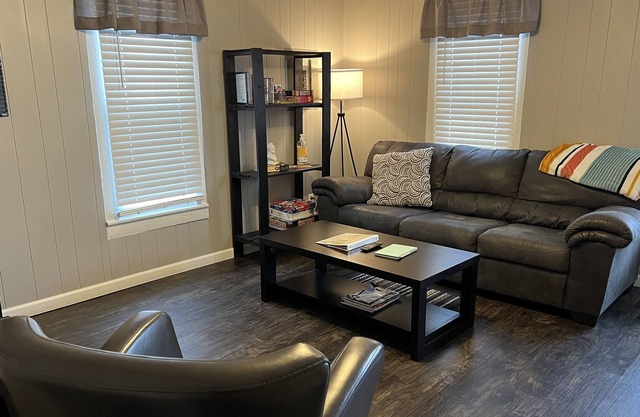 Lincoln House; Litchfield, IL; Pets welcome