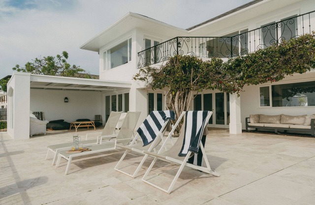 Links Crescent: Contemporary Coastal Sanctuary