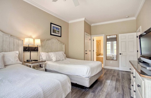 Litchfield 1BR Getaway at Seaside Inn