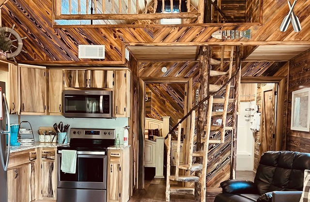 Little cabin on the smith lake