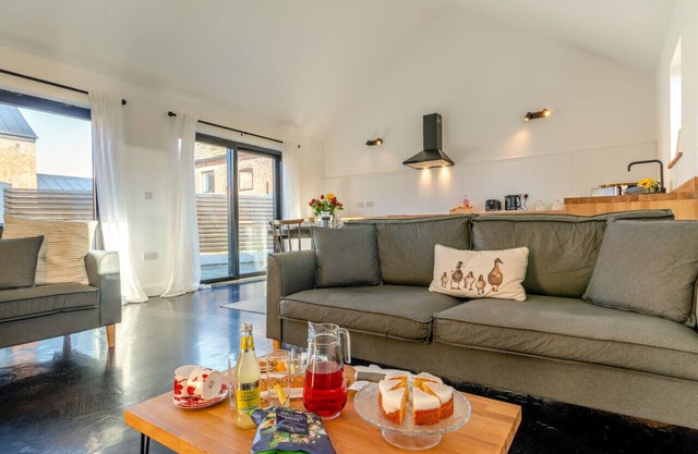 Little House Barn - Two Bedroom House, Sleeps 4
