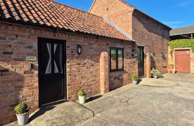 Little Tithe Barn, Lodge Barns, Morton near Southwell, Country Get Away