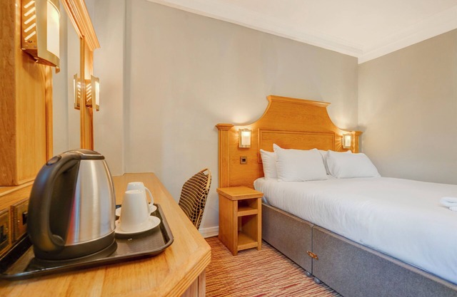 Liverpool Aigburth Sefton Park Hotel By Belvilla