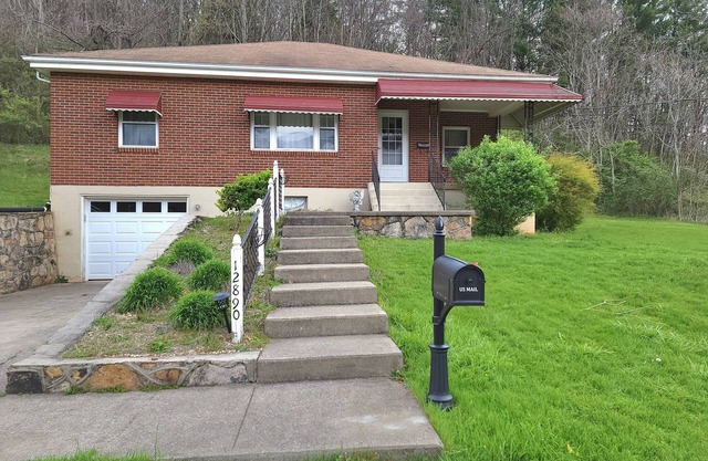 Located near the Appalachian Trail and Jefferson National Forest in Rocky Gap