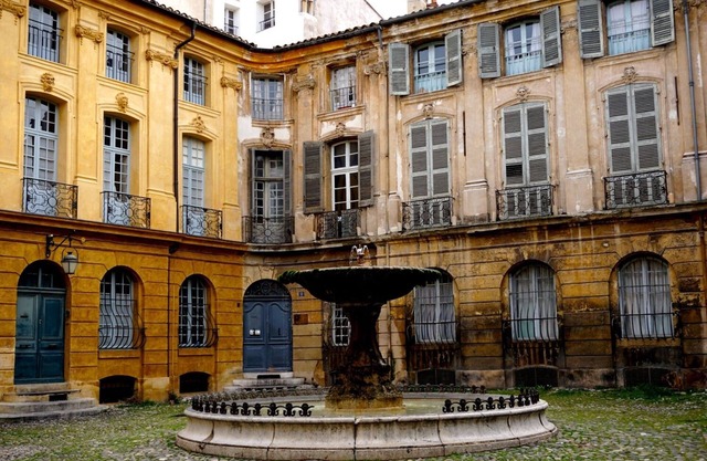 Loft in the historic center of Aix