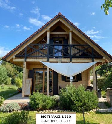 Loghouse Brunka - Escape from life on a highway