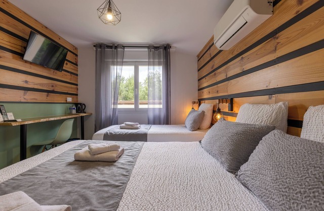 Logis Hôtel Paris-Madrid