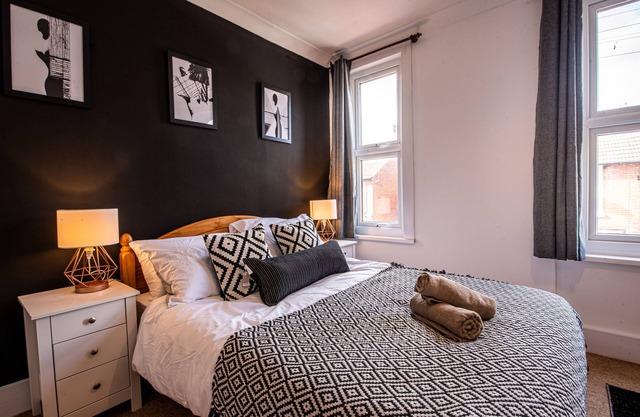 ⭐ LONG STAY OFFER⭐ The George Fields ⭐ Parking ⭐