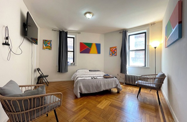 Long-Term, 2-Bedroom Apartment in the Bronx, Near Yankee Stadium & Pet-Friendly.