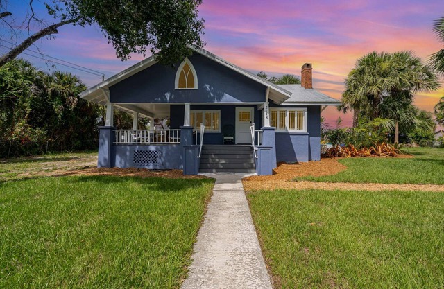 Lotus · Oriental Charm near Downtown and River
