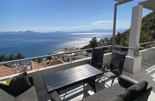 Loutraki Gem minutes from thermal baths and beach