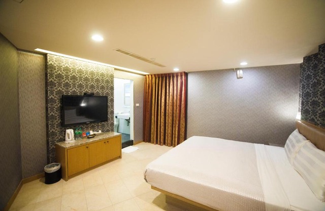 Love Hotel