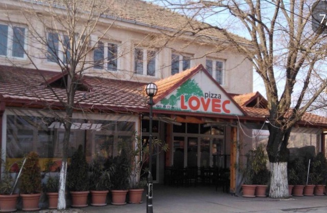 Lovec