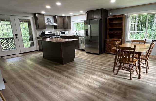 Lovely 2-bedroom house in Maryland, Newly re-done interior