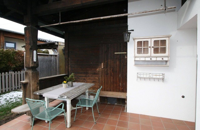 Lovely apartment for 5 guests with WIFI, TV, terrace and parking