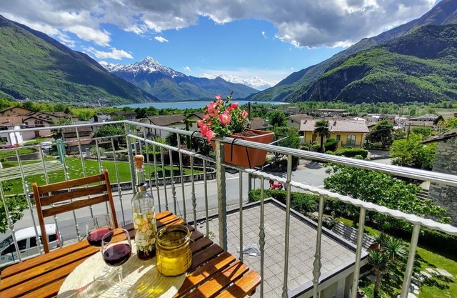 Lovely apartment for 5 people with WIFI, TV, terrace and parking